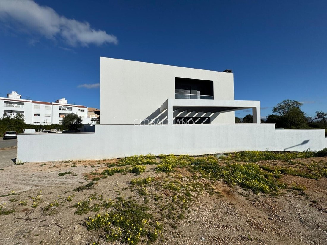 House in Mexilhoeira Grande, Algarve, Portugal 2 - 16801567