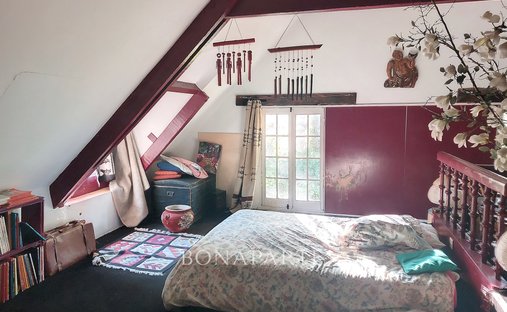 Propriété D'exception Avec 2 Maisons Indépendantes, Piscine Et Jardin Paysager