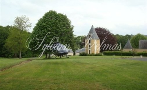 Castle for Sale in Amboise, Centre-Val de Loire, France