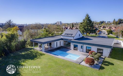 Castle for Sale in Pau, Nouvelle-Aquitaine, France