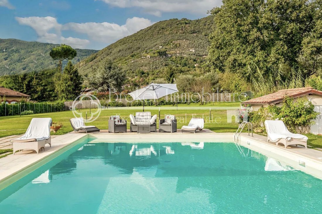 Villa in Camaiore, Tuscany, Italy 1 - 16809252