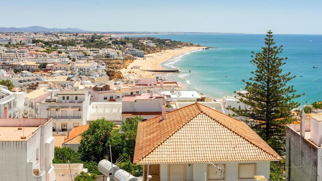 House in Praia dos Pescadores, Olhos de Agua, Portugal 1 - 16801702
