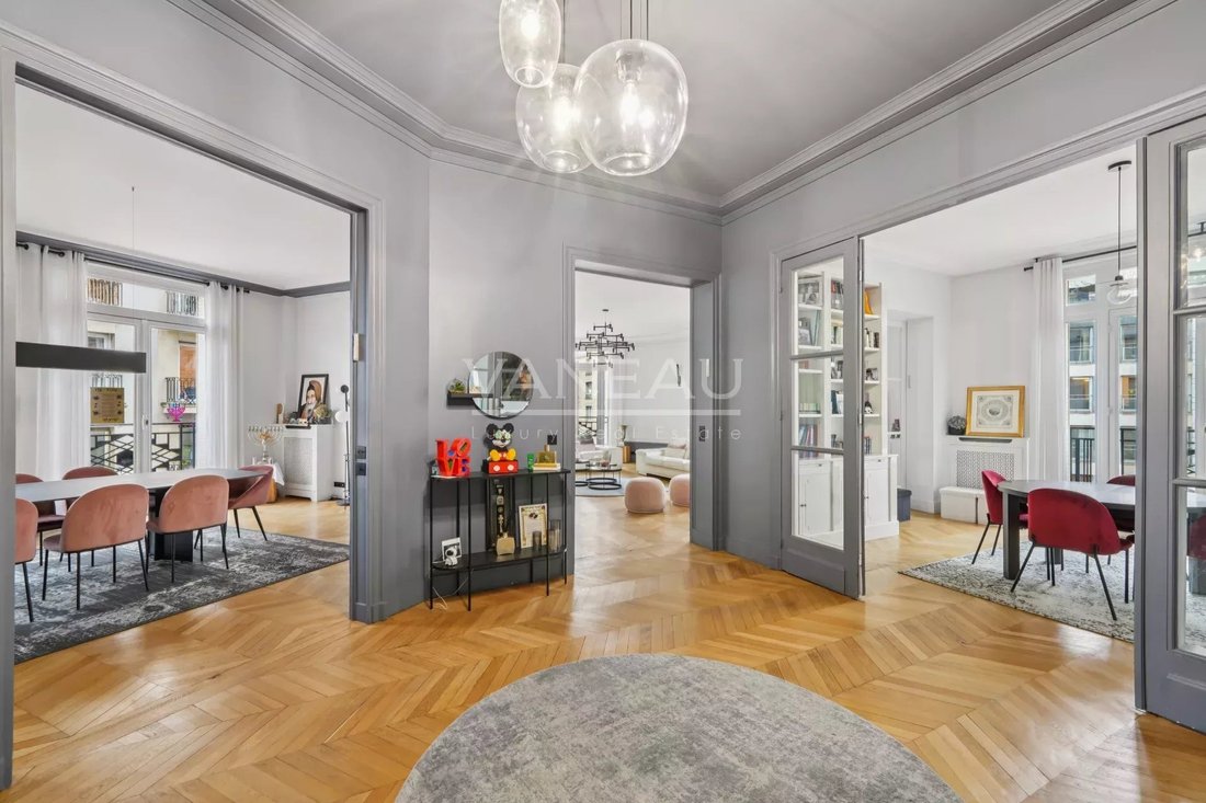 Apartment in Muette Nord, Paris 16e Arrondissement, Paris 4 - 16805378