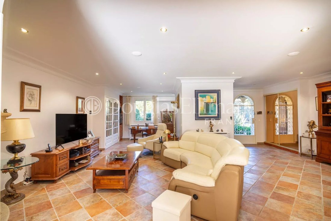 Villa a Mougins, Provenza-Alpi-Costa Azzurra, Francia 3 - 15121687