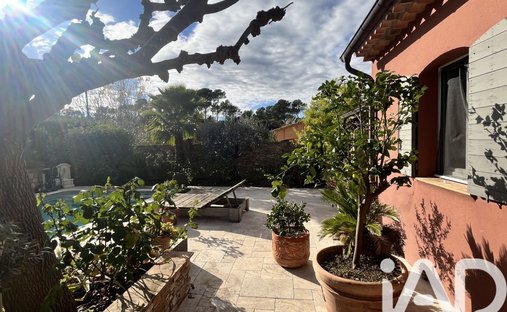 Chateau In Provence With Guest House And 13 Ha Land