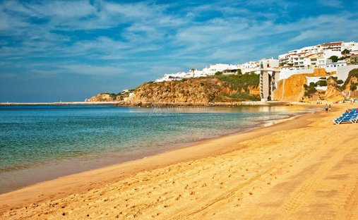 Apartment in Praia dos Pescadores, Olhos de Agua, Portugal 1