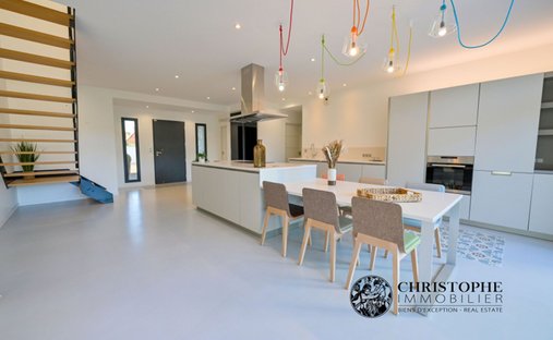 Castle for Sale in Pau, Nouvelle-Aquitaine, France