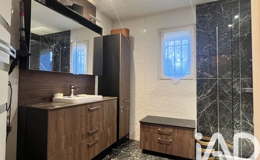 Chateau In Provence With Guest House And 13 Ha Land