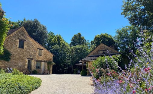 Estate in Sainte-Nathalene, Nouvelle-Aquitaine, France 1