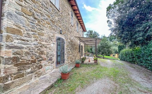 Castle To Be Renovated For Sale In Montalcino, Valdorcia