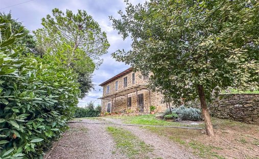 Castle To Be Renovated For Sale In Montalcino, Valdorcia