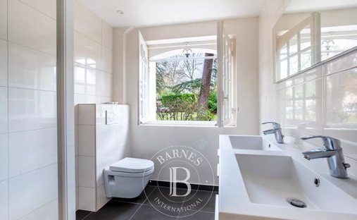 Château For Sale, 15 Rooms Le Vesinet 78110