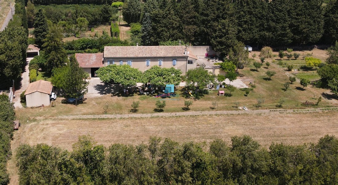 Country House in Nevons-route d'Apt, L'Isle-sur-la-Sorgue, France 2 - 16809068