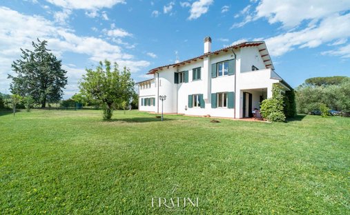 Villa a Centro, Teramo, Abruzzo 1