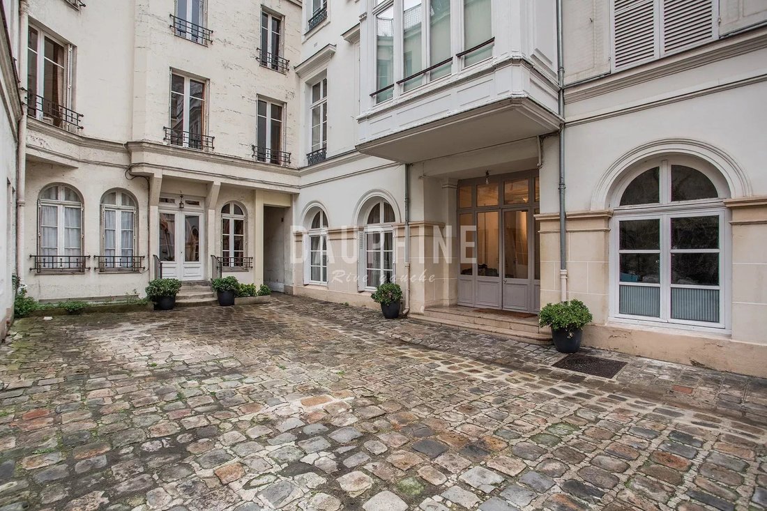 Apartment in Saint Thomas d'Aquin, Paris 7e Arrondissement, Paris 2 - 16798270