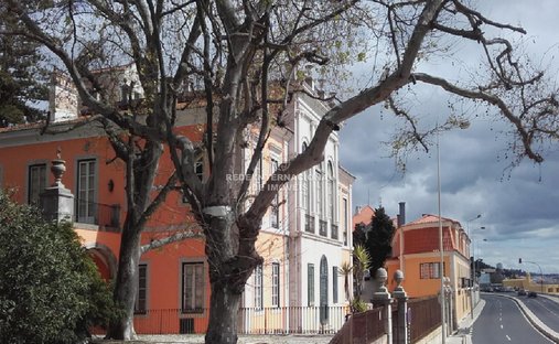 House in Paco de Arcos, Lisbon, Portugal 1
