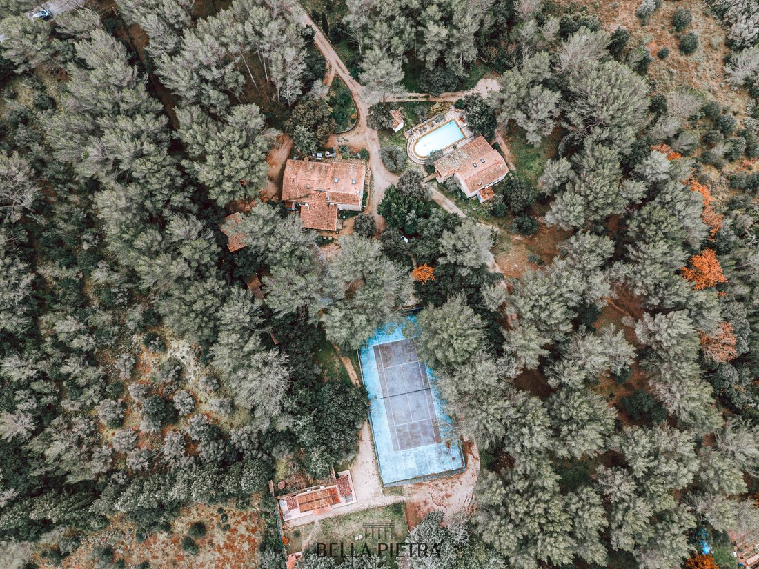 Castle in Grans, Provence-Alpes-Côte d'Azur, France 1 - 16800687