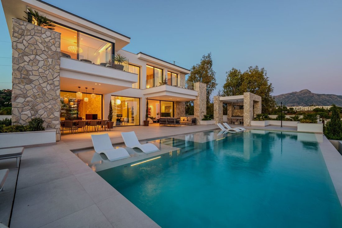 Villa in La Quinta, Benahavis, Andalusia 2 - 16798863