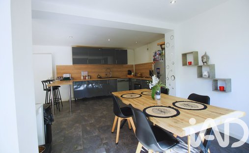 Castle for Sale in Aubagne, Provence-Alpes-Côte d'Azur, France