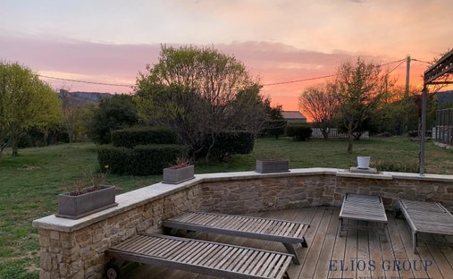 Castle for Sale in Plan-d'Aups-Sainte-Baume, Provence-Alpes-Côte d'Azur, France