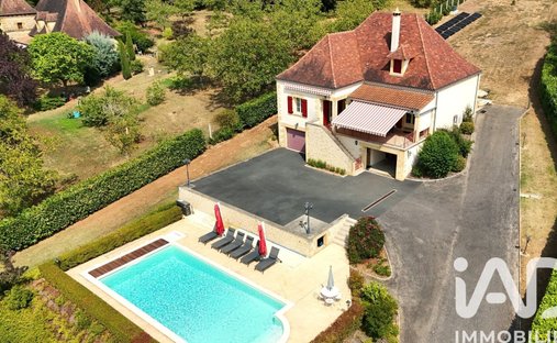 House in Domme, Nouvelle-Aquitaine, France 1