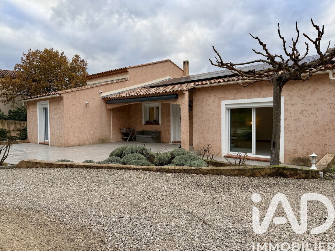 Casa en Pierrefeu-du-Var, Provenza-Alpes-Costa Azul, Francia 1 - 16800426