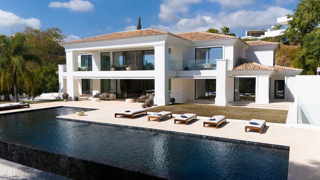 Villa in La Quinta, Benahavis, Andalusia 1 - 16799645