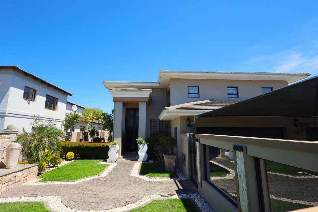 House in Country Club, Western Cape, South Africa 2 - 16801005