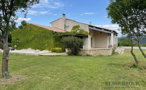 Castle for Sale in Plan-d'Aups-Sainte-Baume, Provence-Alpes-Côte d'Azur, France