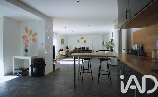 Castle for Sale in Aubagne, Provence-Alpes-Côte d'Azur, France