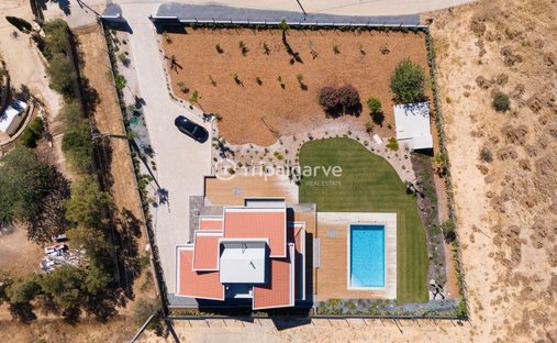 House in Quarteira, Algarve, Portugal 1