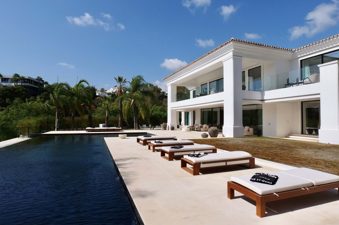 Villa in La Quinta, Benahavis, Andalusia 2 - 16799645