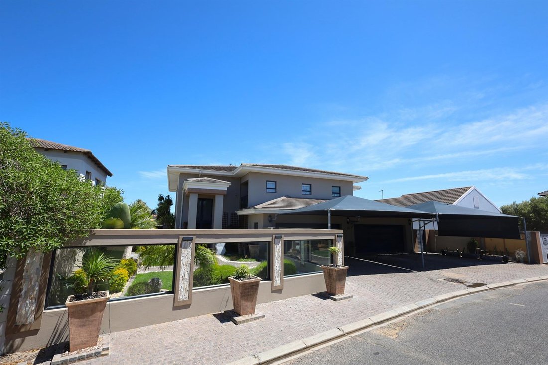 House in Country Club, Western Cape, South Africa 1 - 16801005
