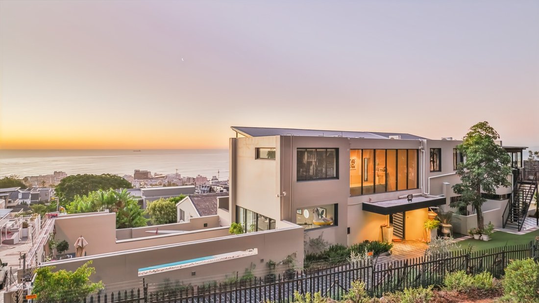 House in Fresnaye, Bakoven, Cape Town 1 - 16806125