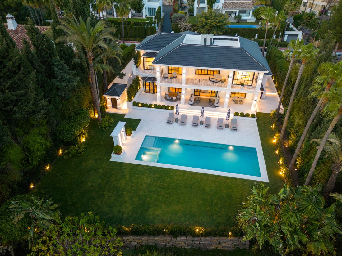 Villa in Sierra Blanca, Marbella, Spain 1 - 16809760