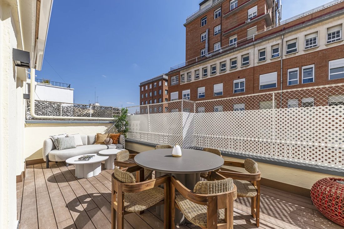 Visual Reference: Turnkey Penthouse With Spacious Terrace In The Dans Salamanque Madrid