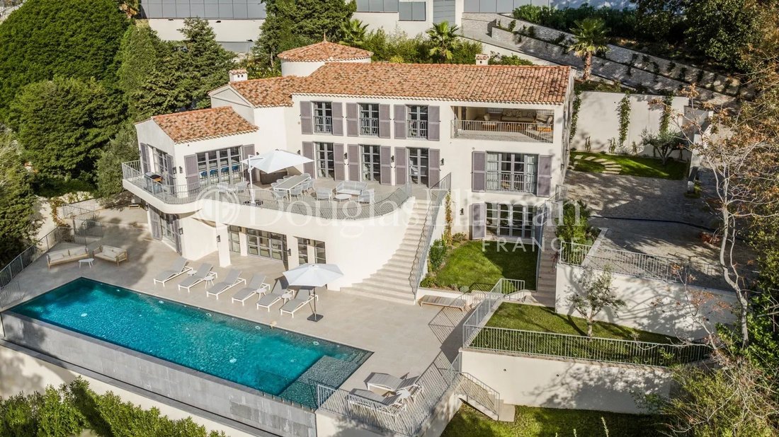 Villa in Cannes, Provence-Alpes-Côte d'Azur, France 1 - 16810084