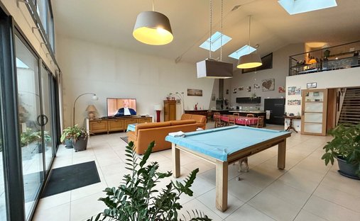 Magnificent Event Castle Hotel, Restaurant, Wedding, Seminar, Gite, Swimming Pool And Spa