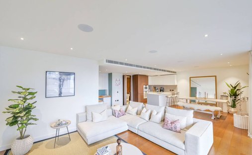 Apartment in Chelsea Harbour, England 1