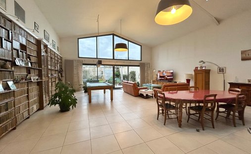 Magnificent Event Castle Hotel, Restaurant, Wedding, Seminar, Gite, Swimming Pool And Spa