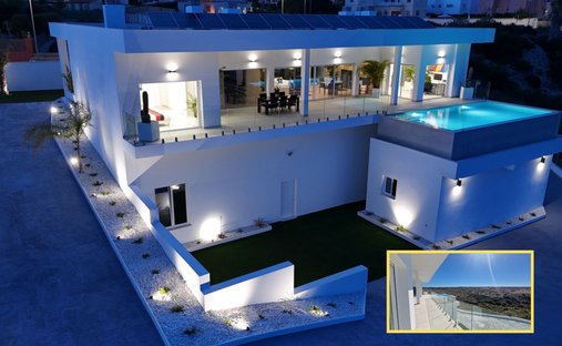 Villa in Elx / Elche, Valencian Community, Spain 1