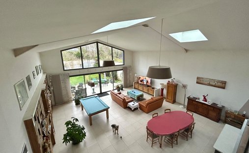 Magnificent Event Castle Hotel, Restaurant, Wedding, Seminar, Gite, Swimming Pool And Spa