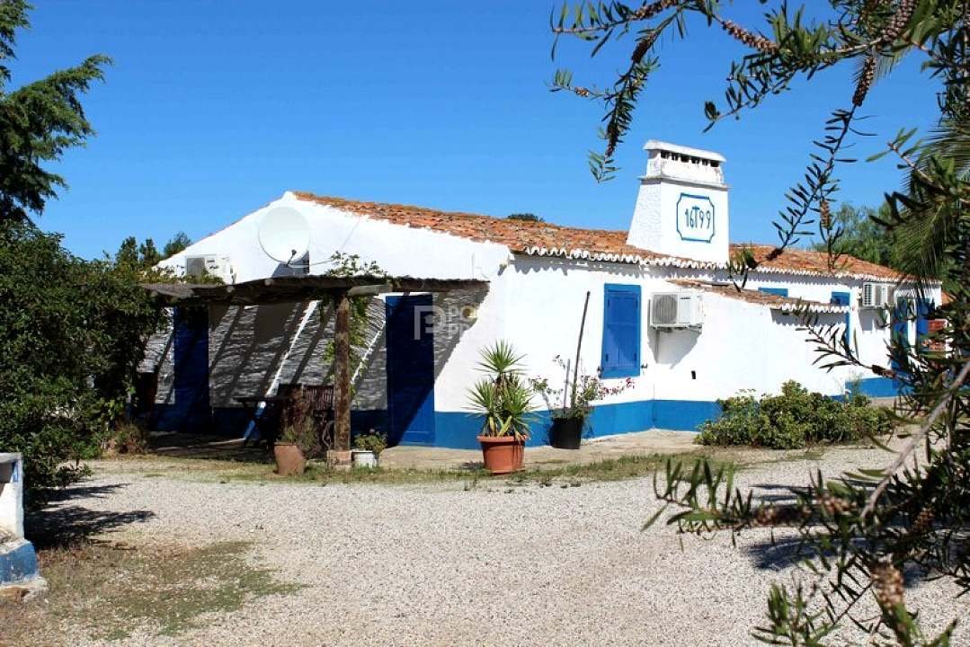 Arroios, Lisbon, Portugal 2 - 16811604