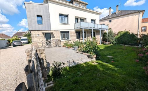 Castle for Sale in Laval, Pays de la Loire, France