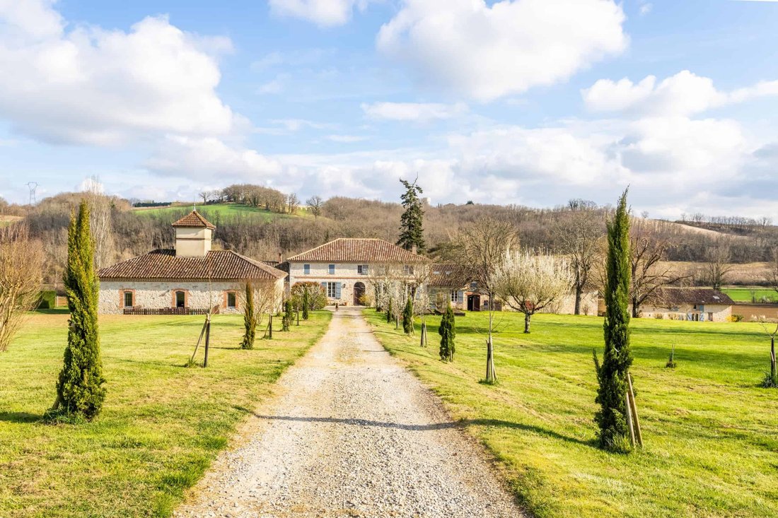 House in Auvillar, Occitania, France 1 - 16813080
