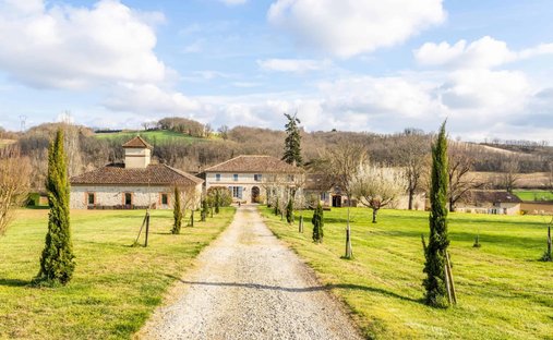 House in Auvillar, Occitania, France 1