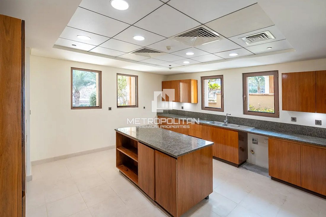 Apartment in Palm Jumeirah, Dubai, United Arab Emirates 5 - 16810946