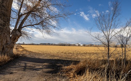 Land in Jensen, Utah, United States 1