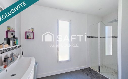 Castle for Sale in Bouliac, Nouvelle-Aquitaine, France