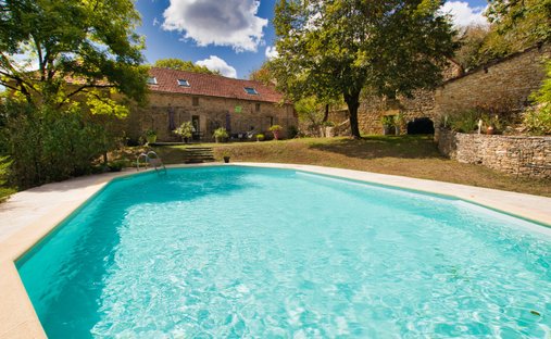 Castle for Sale in Sarlat-la-Canéda, Nouvelle-Aquitaine, France